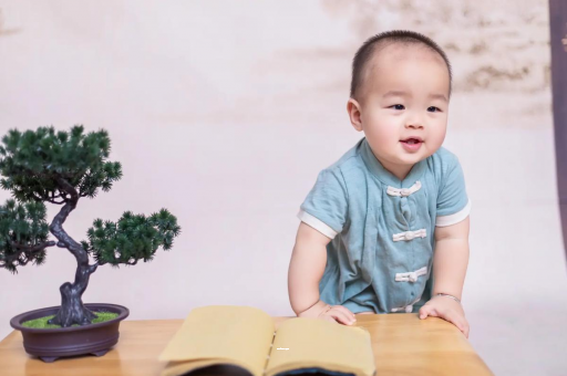孝感宝宝抓耳朵是什么原因